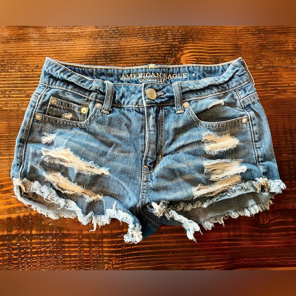 American Eagle Outfitters Distressed Denim Jean Shorts Size 00